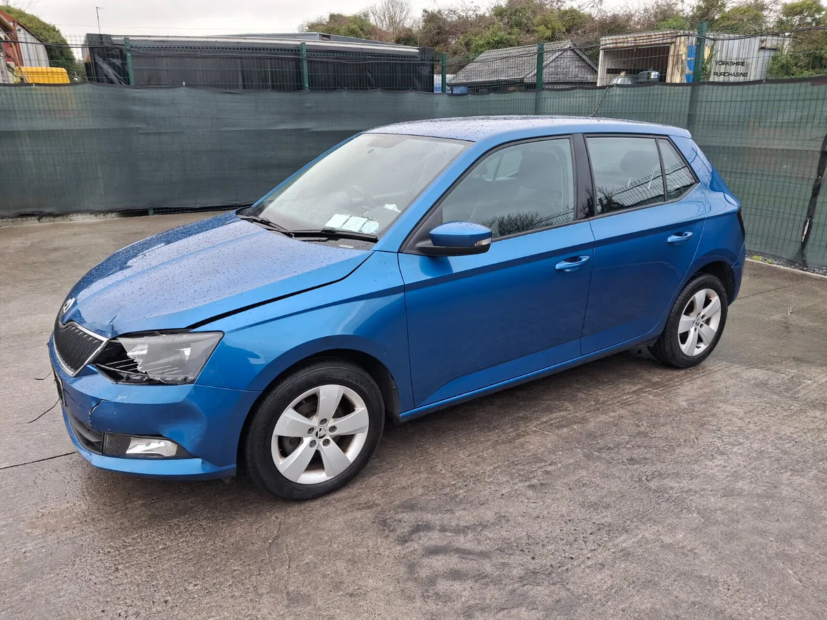 152 Skoda Fabia  Ambition  1.2 Tsi - Image 3