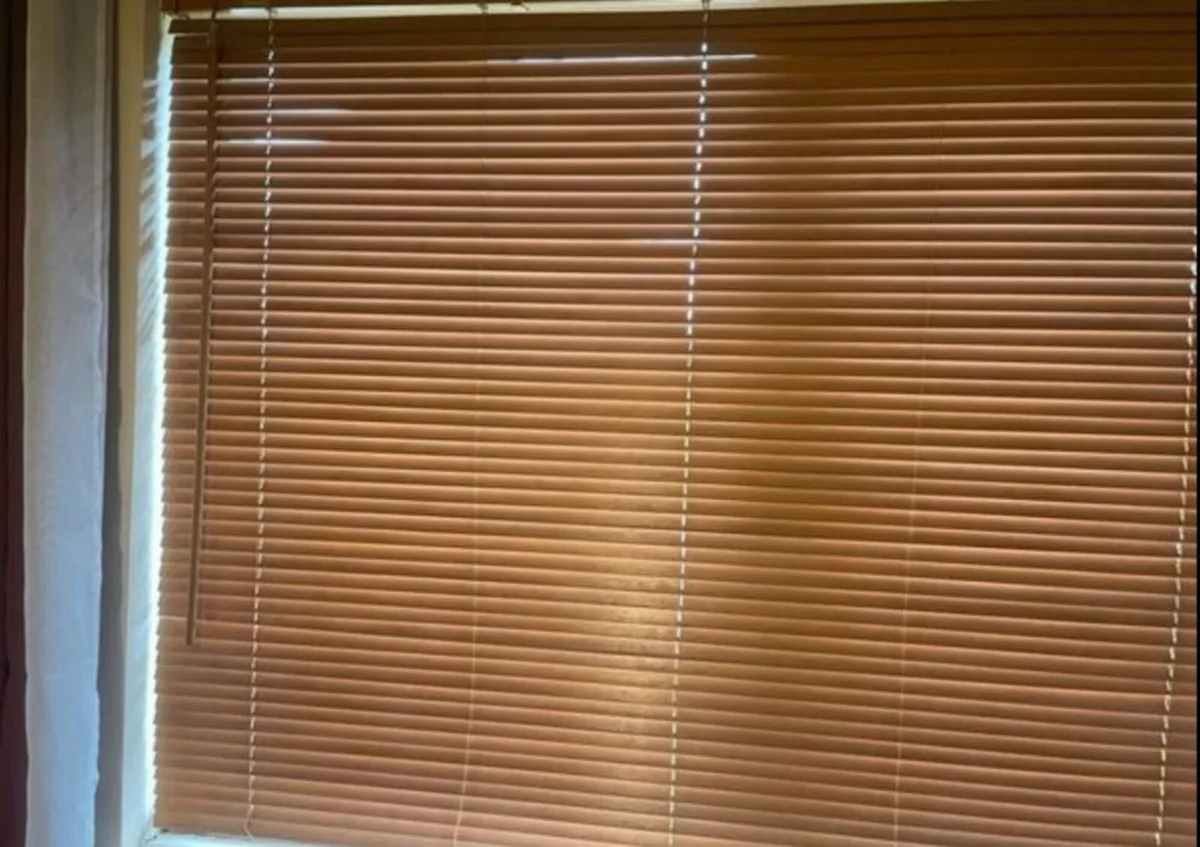 3 wooden blinds - Image 2