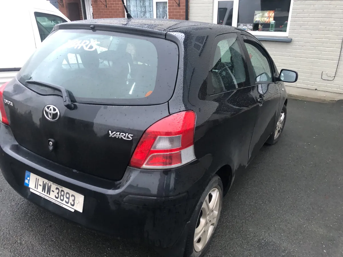 TOYOTA YARIS 2011 - Image 4