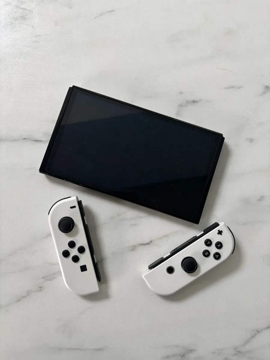 Nintendo Switch OLED Edition - Image 2