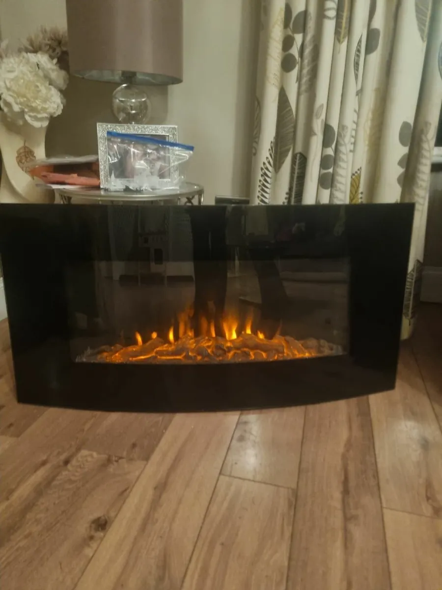 Electric fireplace - Image 1