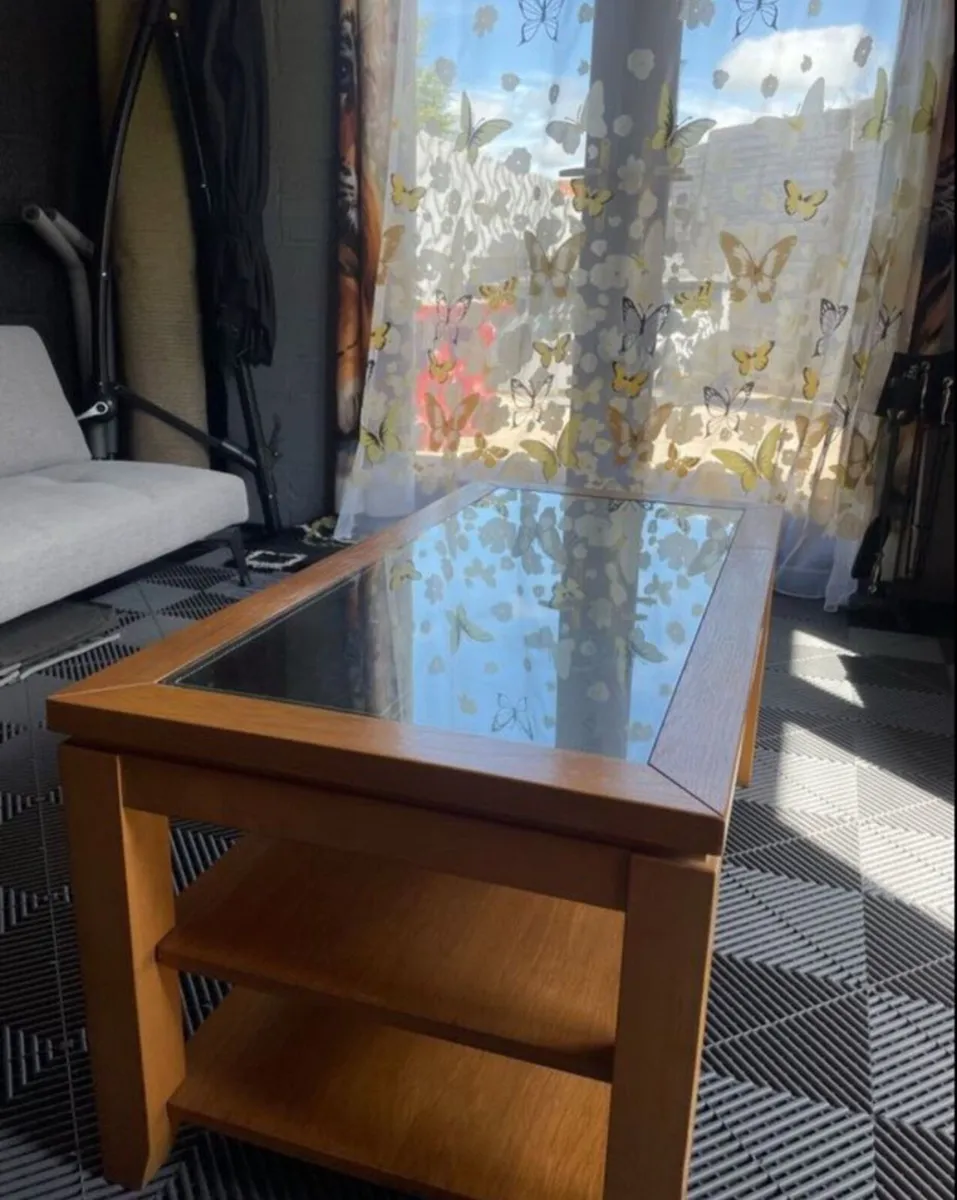 Wooden coffee table - Image 1