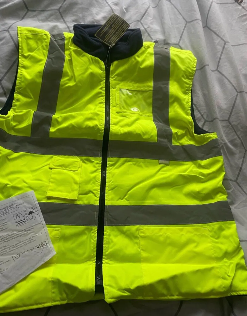 3 high visibility vests - Image 2