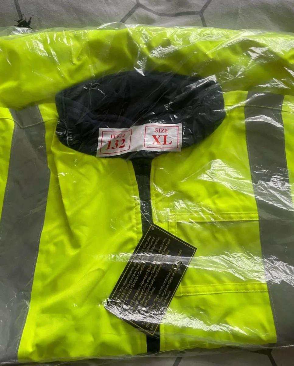 3 high visibility vests - Image 3