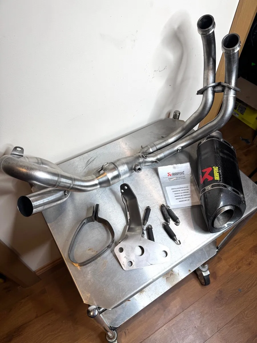 MT07 Akrapovic Carbon Exhaust - Image 2