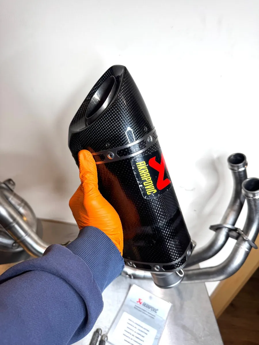 MT07 Akrapovic Carbon Exhaust - Image 4