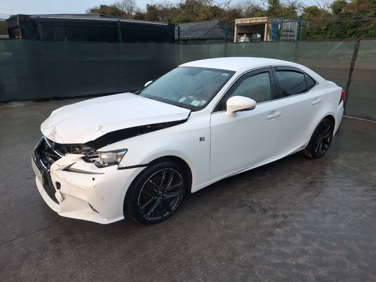 142 Lexus 300H  Hybrid  Automatic - Image 2