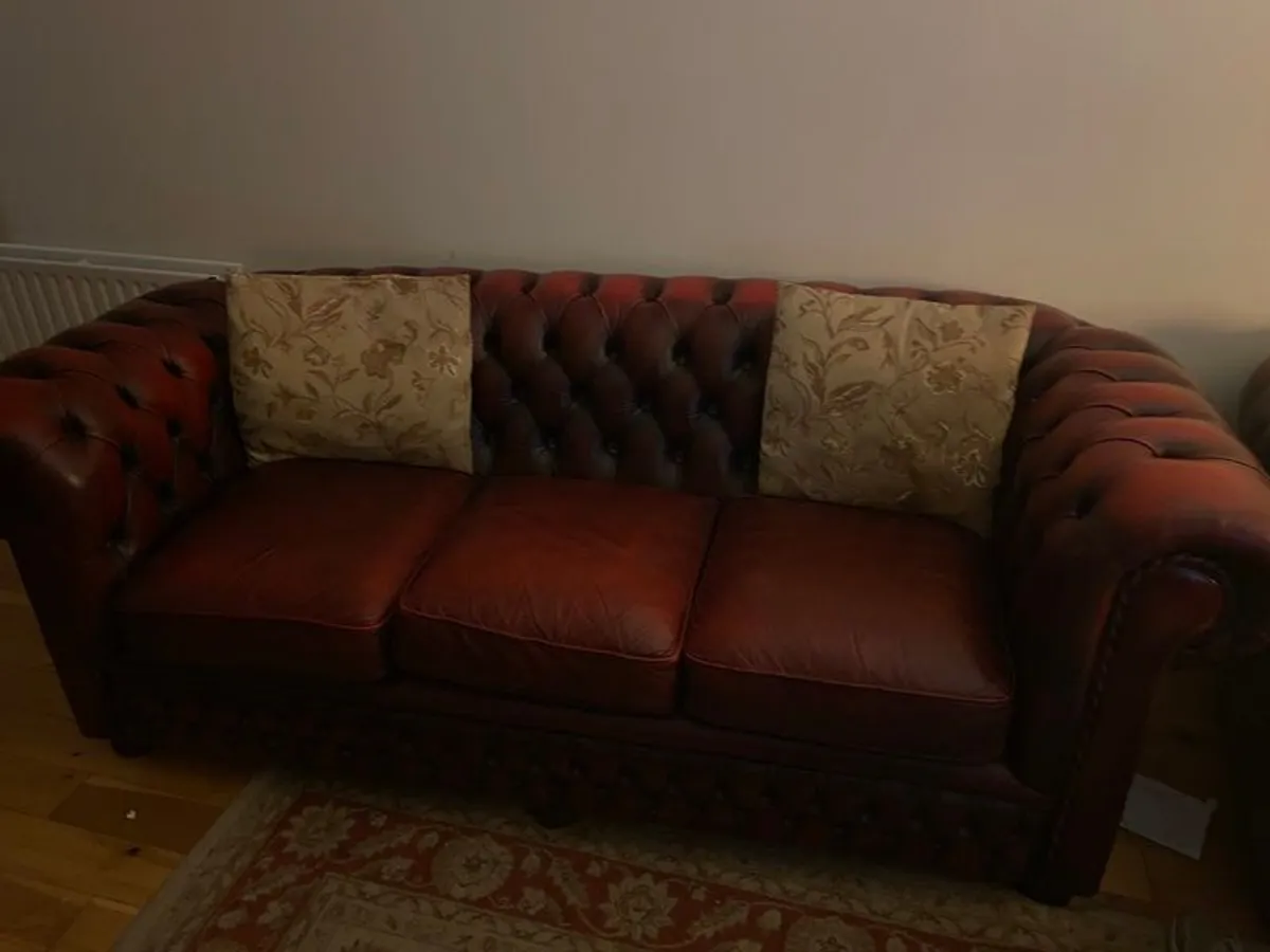 Chesterfield oxblood 3 seater & 2 Arm chairs - Image 2