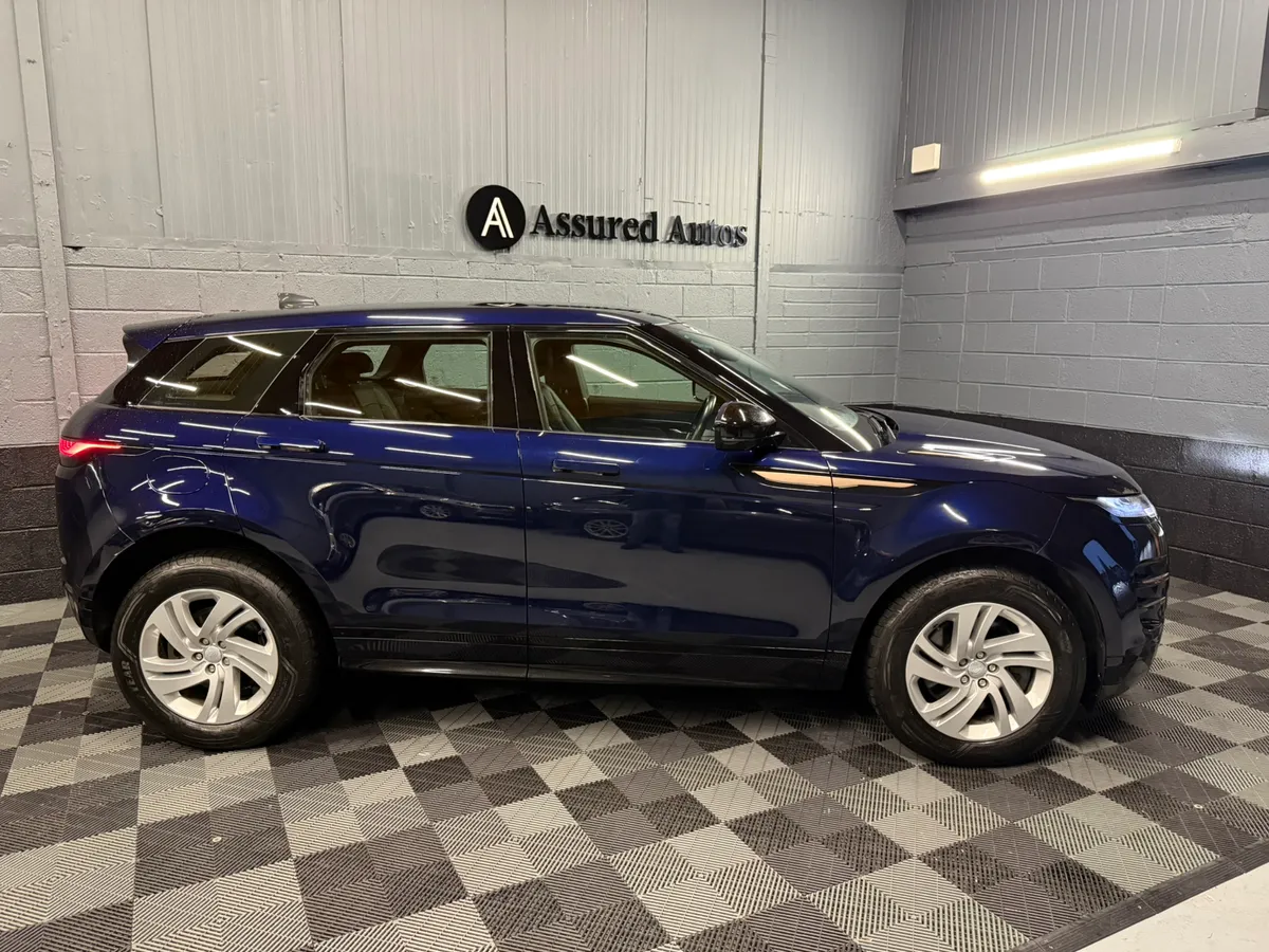 212 Range Rover Evoque 1.5 P300E R-Dynamic S - Image 2