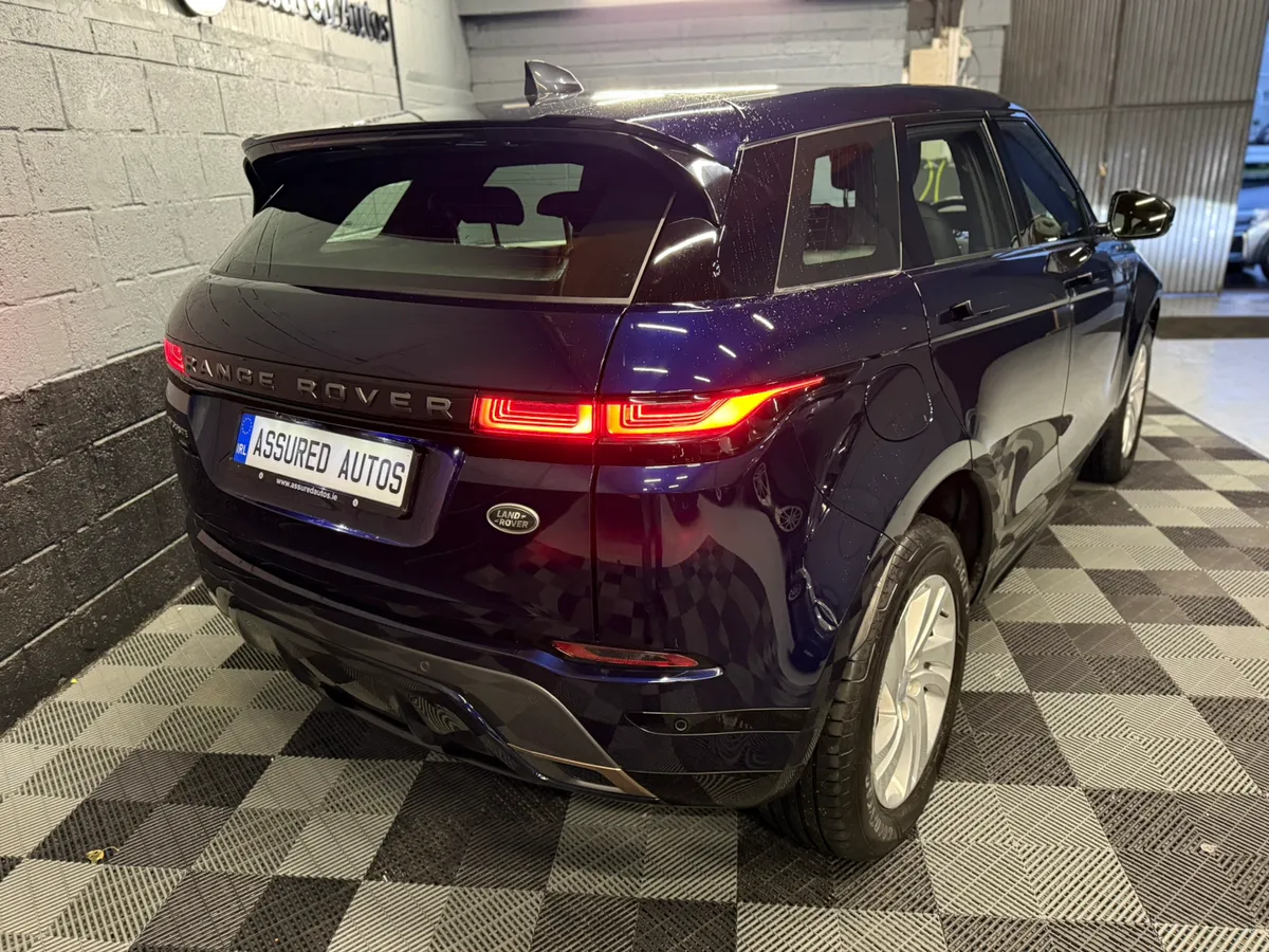 212 Range Rover Evoque 1.5 P300E R-Dynamic S - Image 3