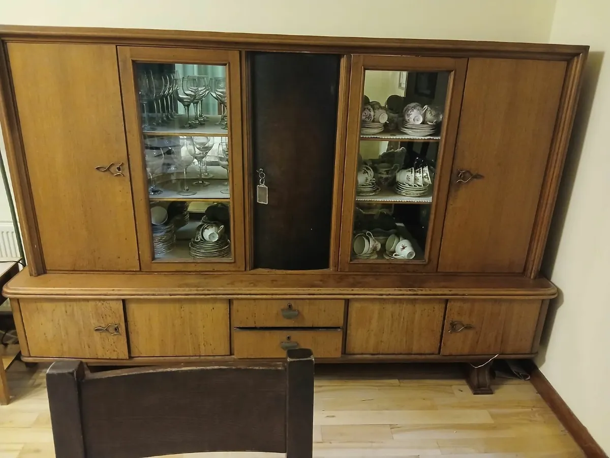 Dresser - Image 1