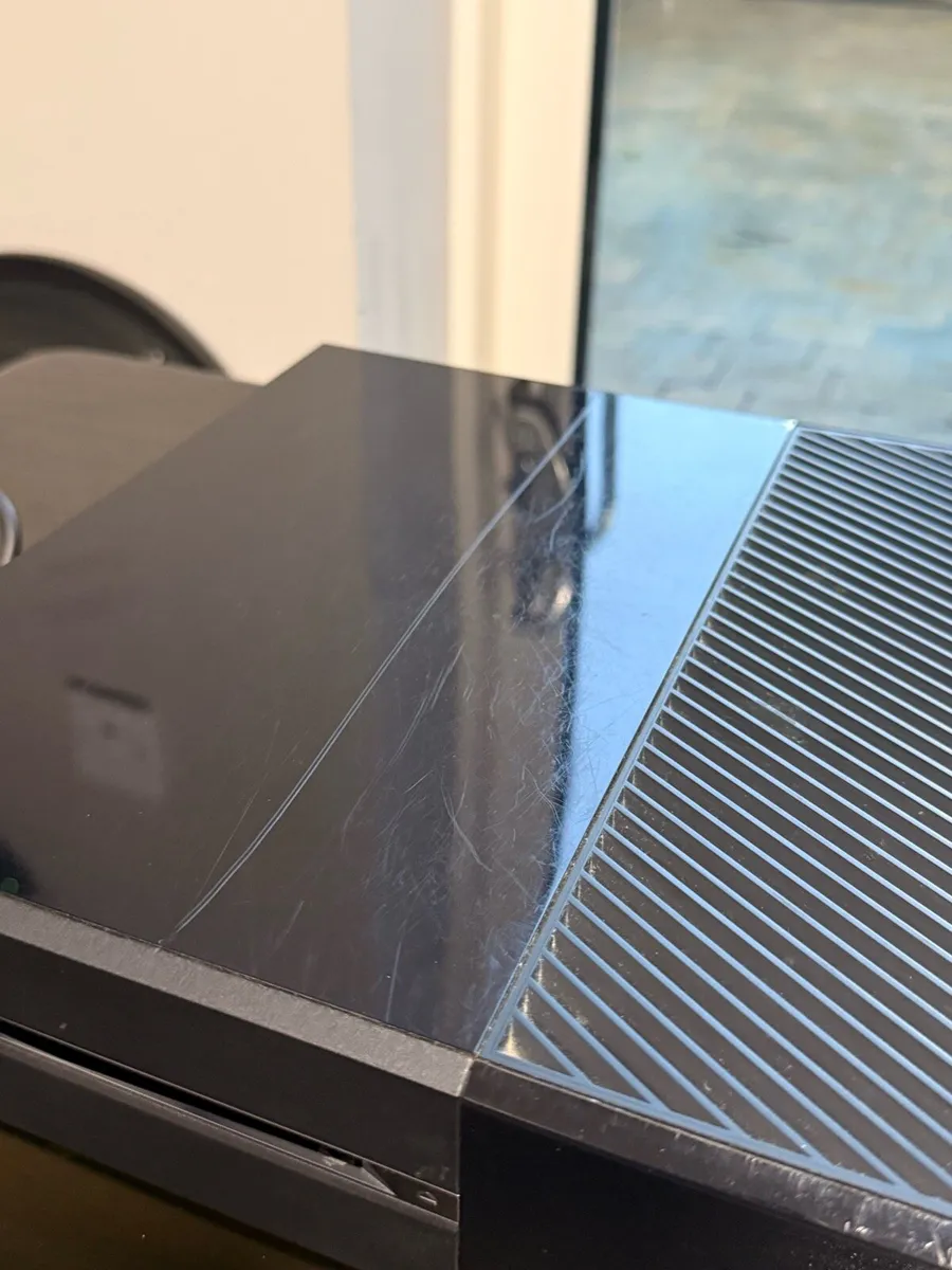 Xbox one + 17 games (NEGOTIABLE) - Image 4