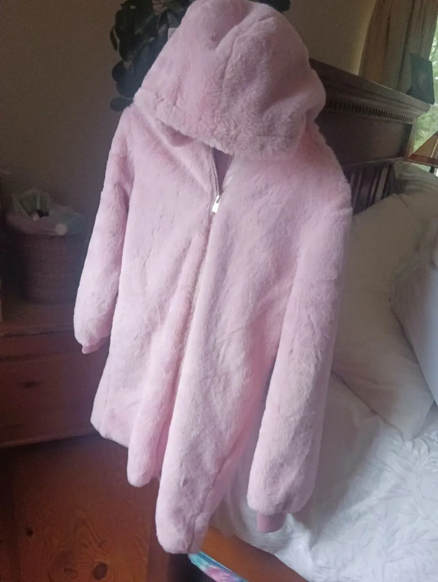 Child beautiful pink coat new,9/10 15 EURO - Image 1