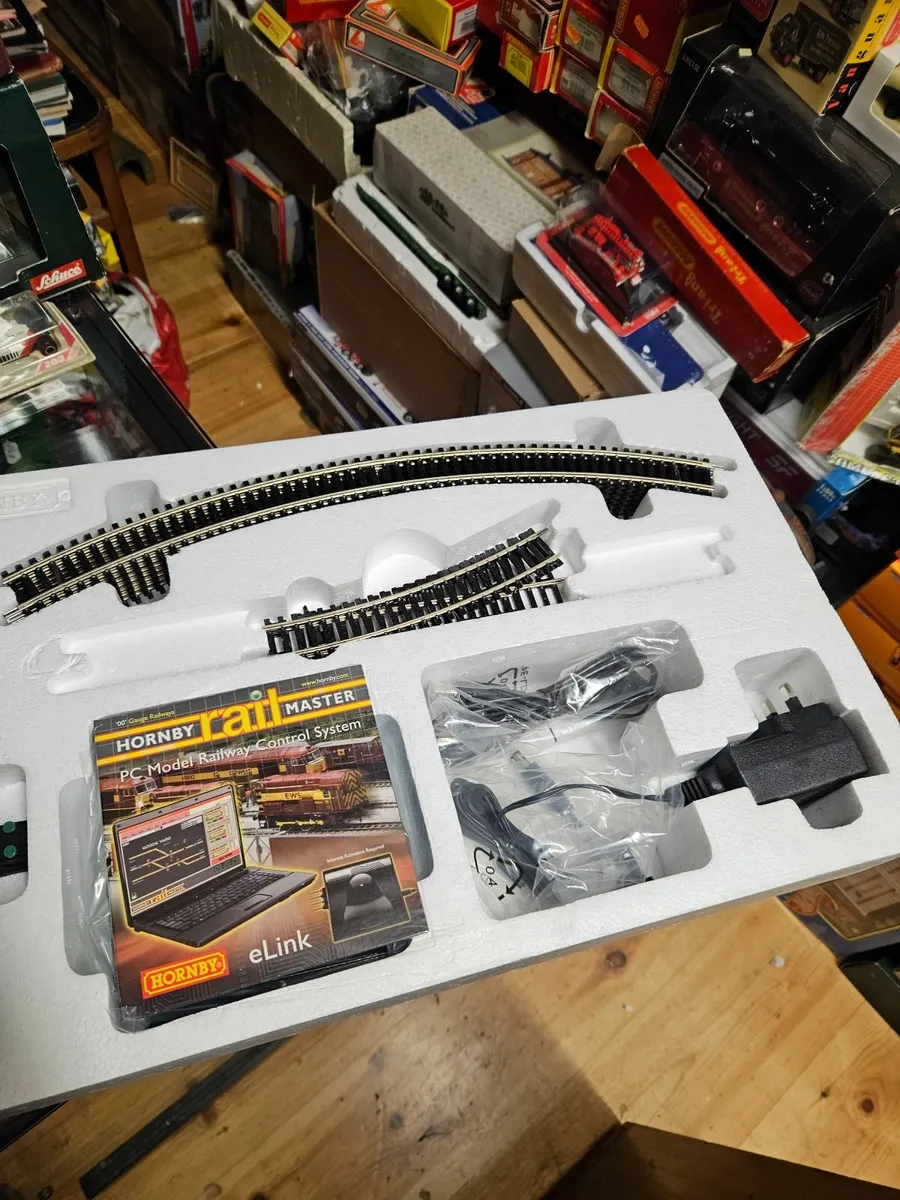 Hornby OO Gauge Western Express Train Set - Image 2