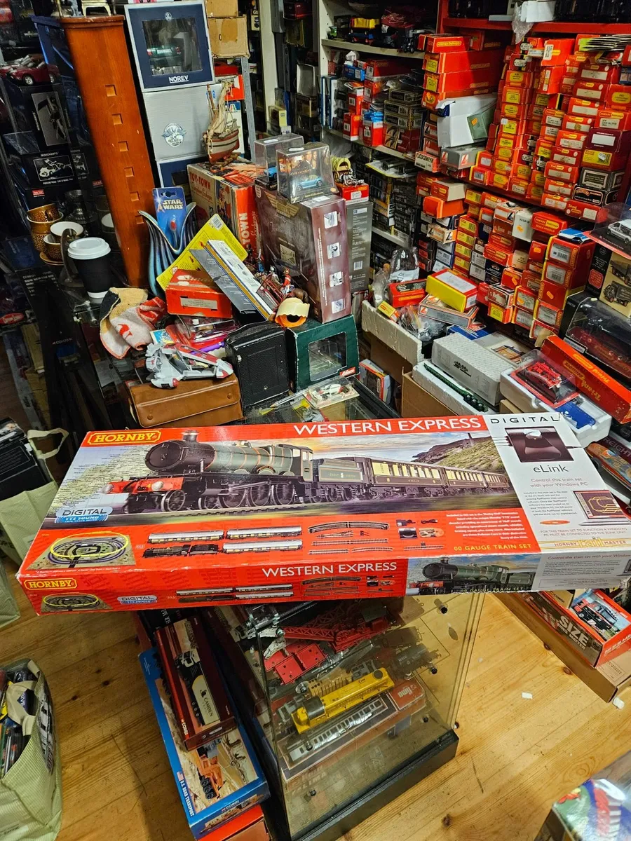 Hornby OO Gauge Western Express Train Set - Image 1