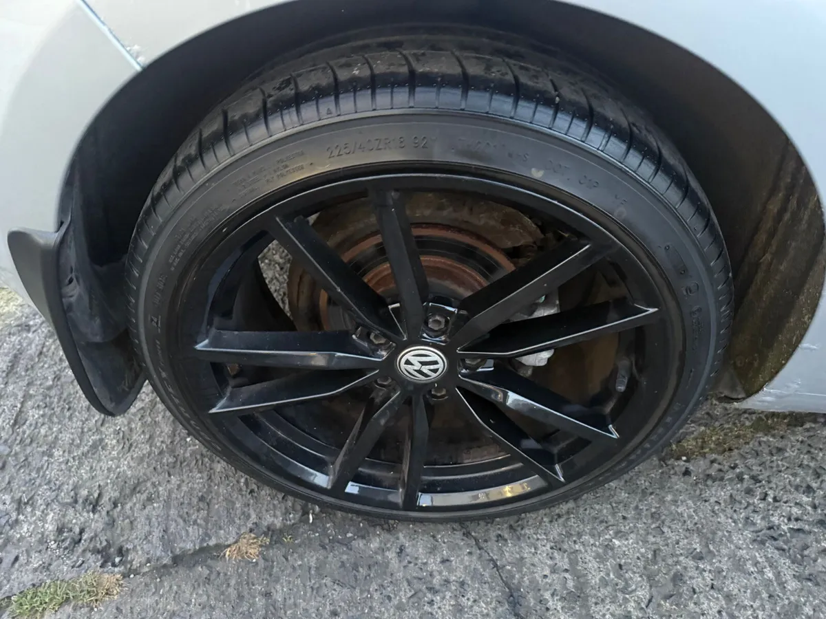 Volkswagen Golf 2010 - Image 4