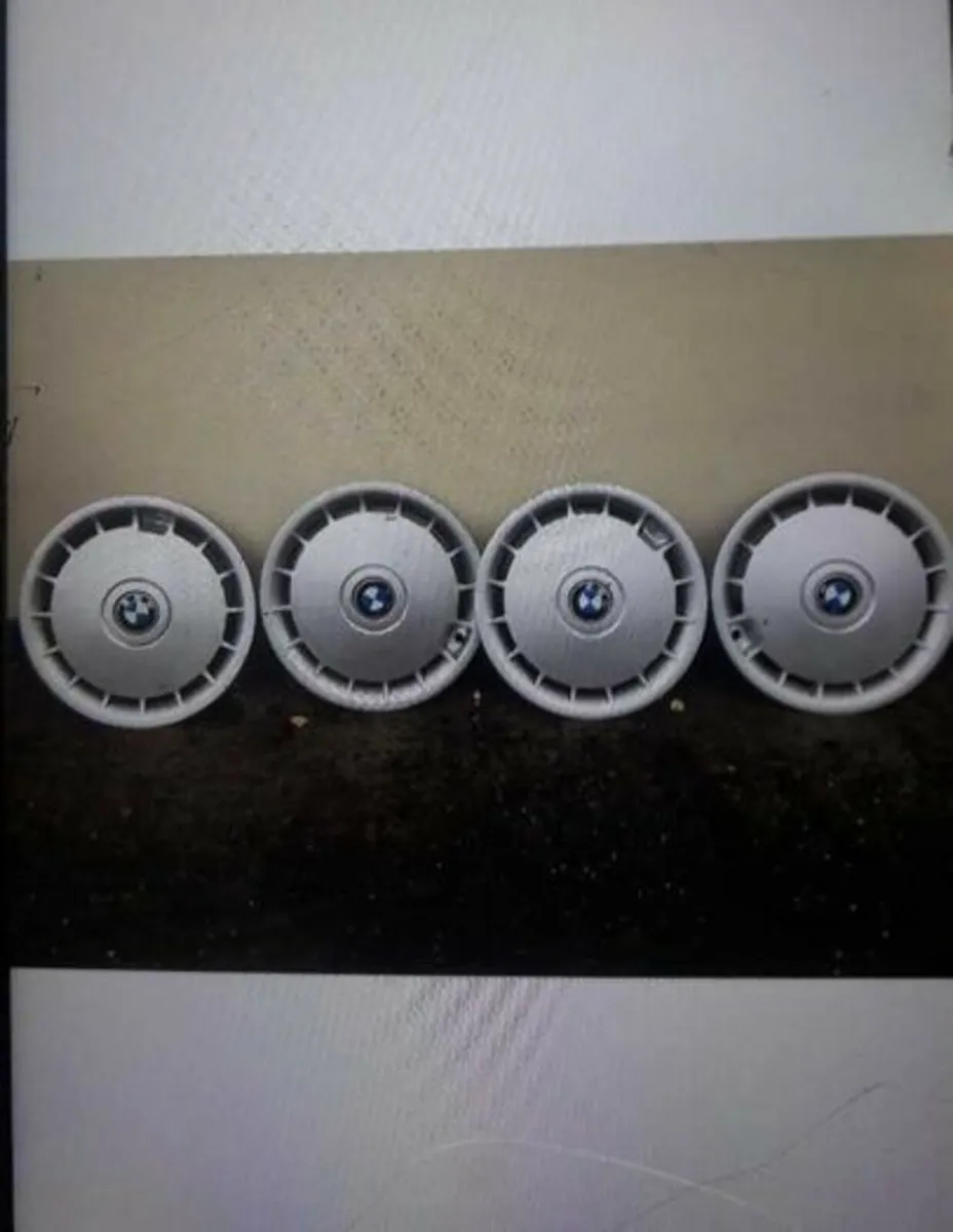 4 x BMW Genuine E30 325e 325i 528e 14" Hub Caps - Image 3