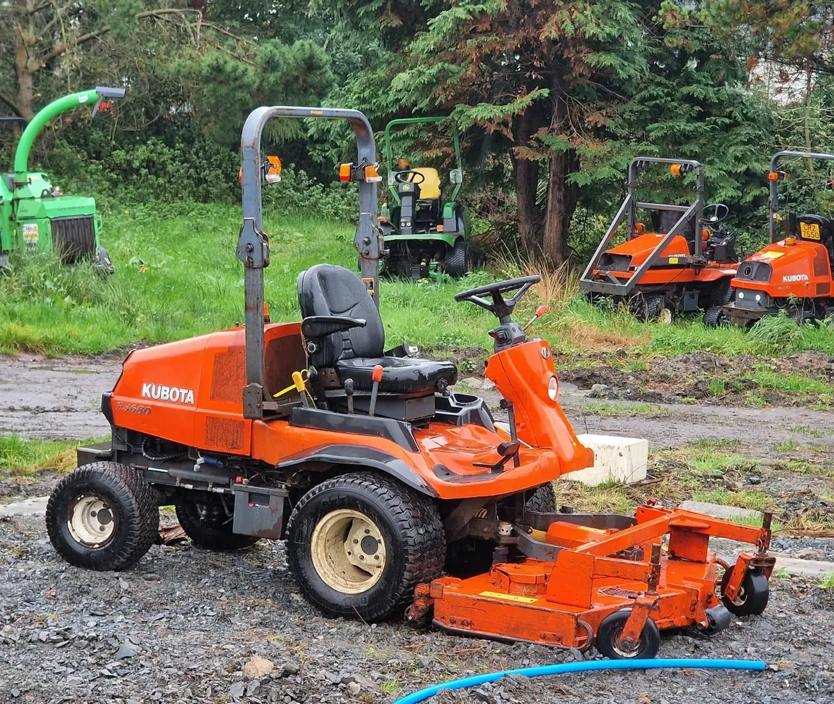 Kubota F3680 ride on mower lawnmower - Image 2