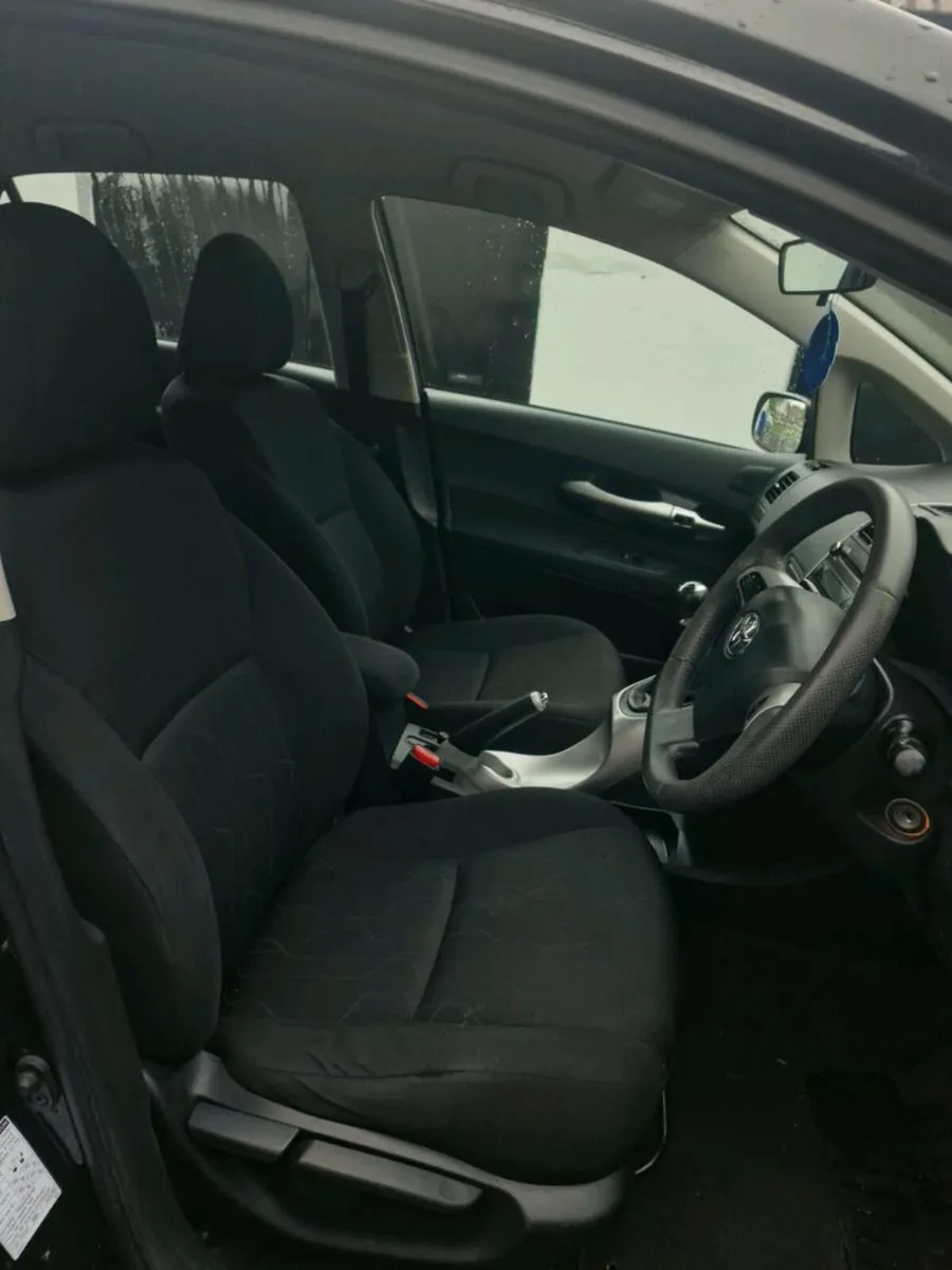 Toyota Auris 1.4 Diesel 2011 - Image 4