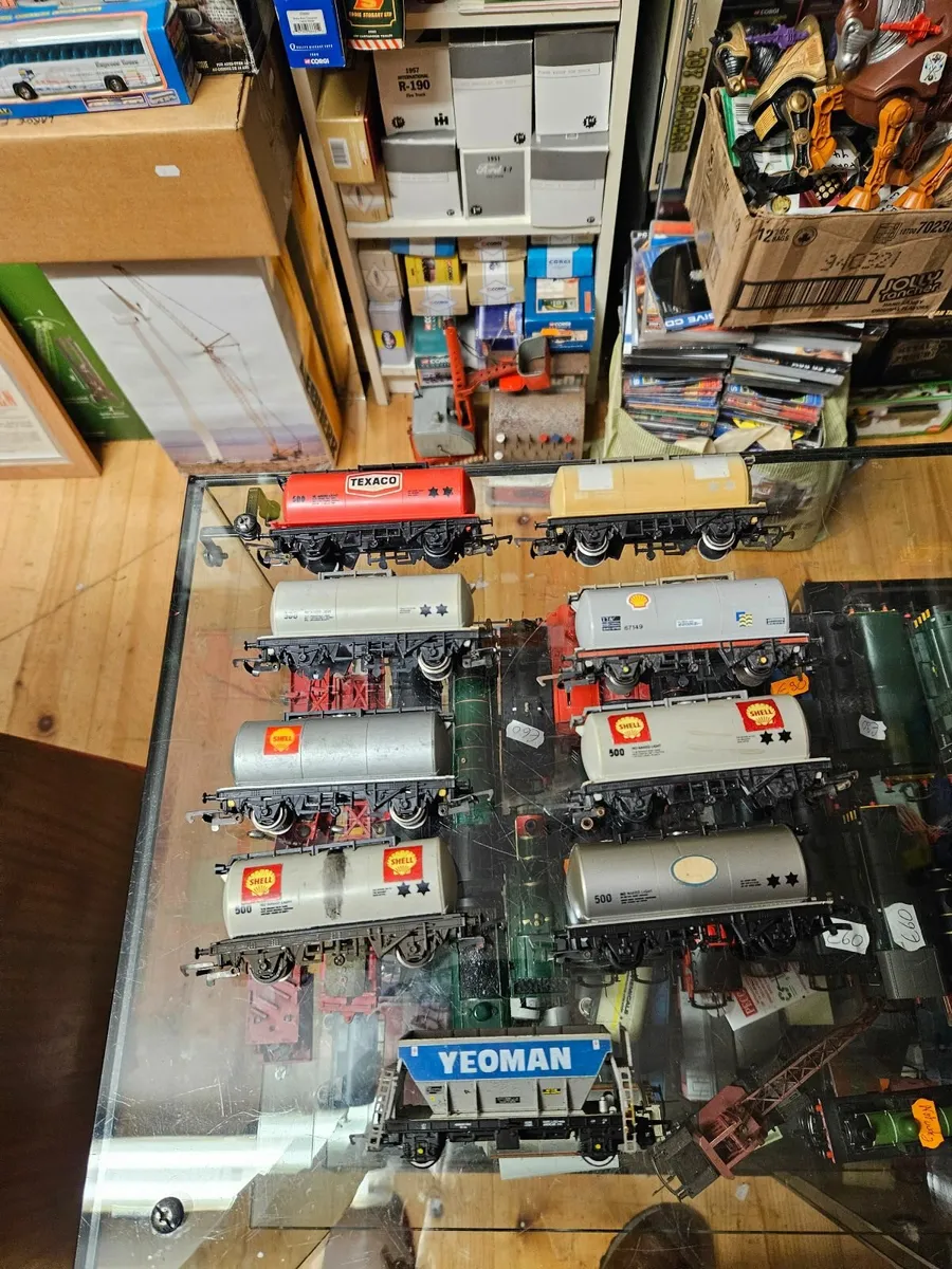 Hornby OO Gauge Wagons - Image 3