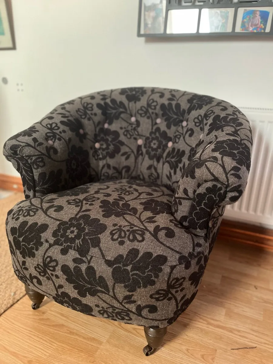 Armchair - Image 1