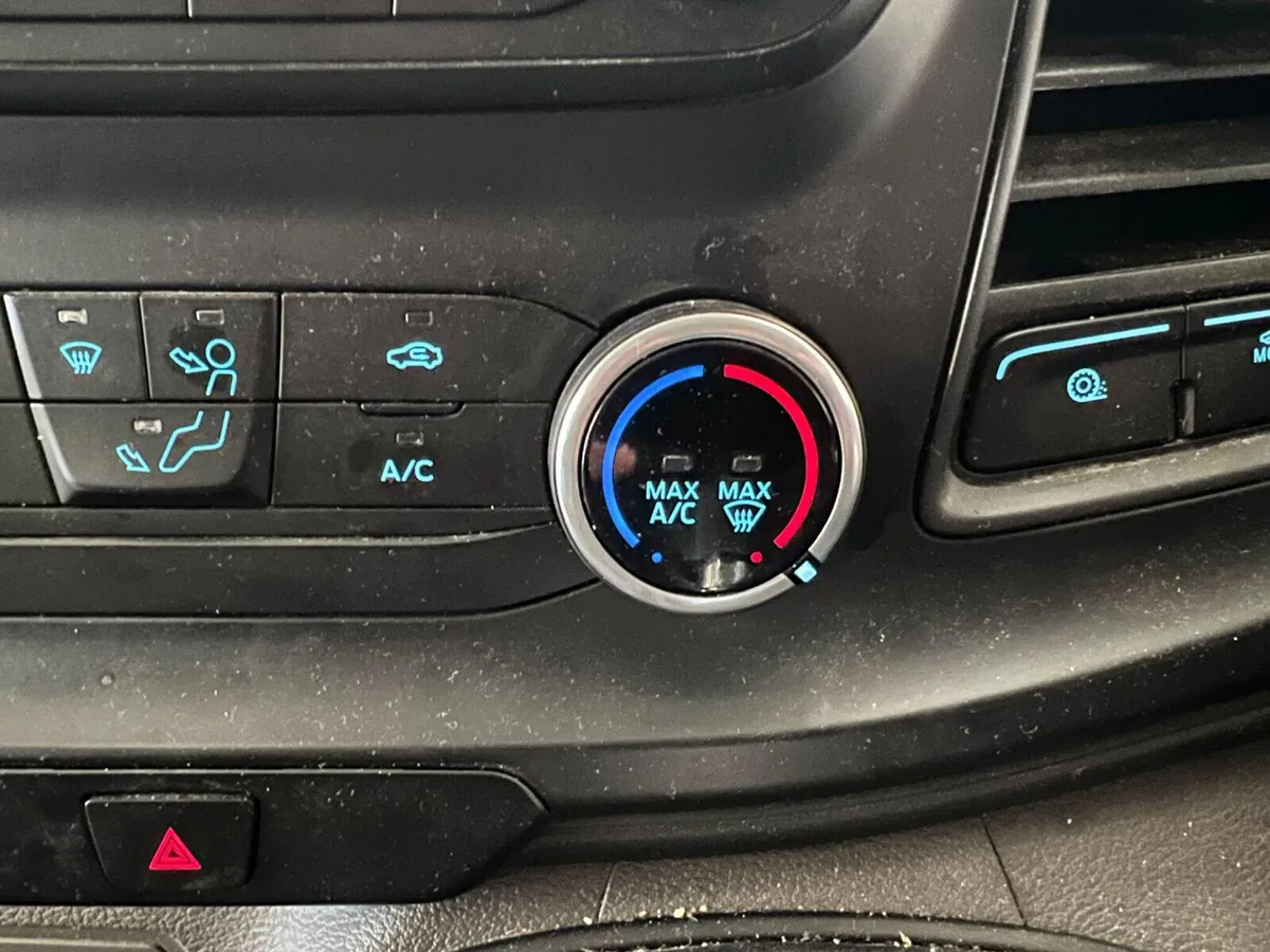 Ford Transit 2.0 350 EcoBlue Leader Luton Box Van - Image 4