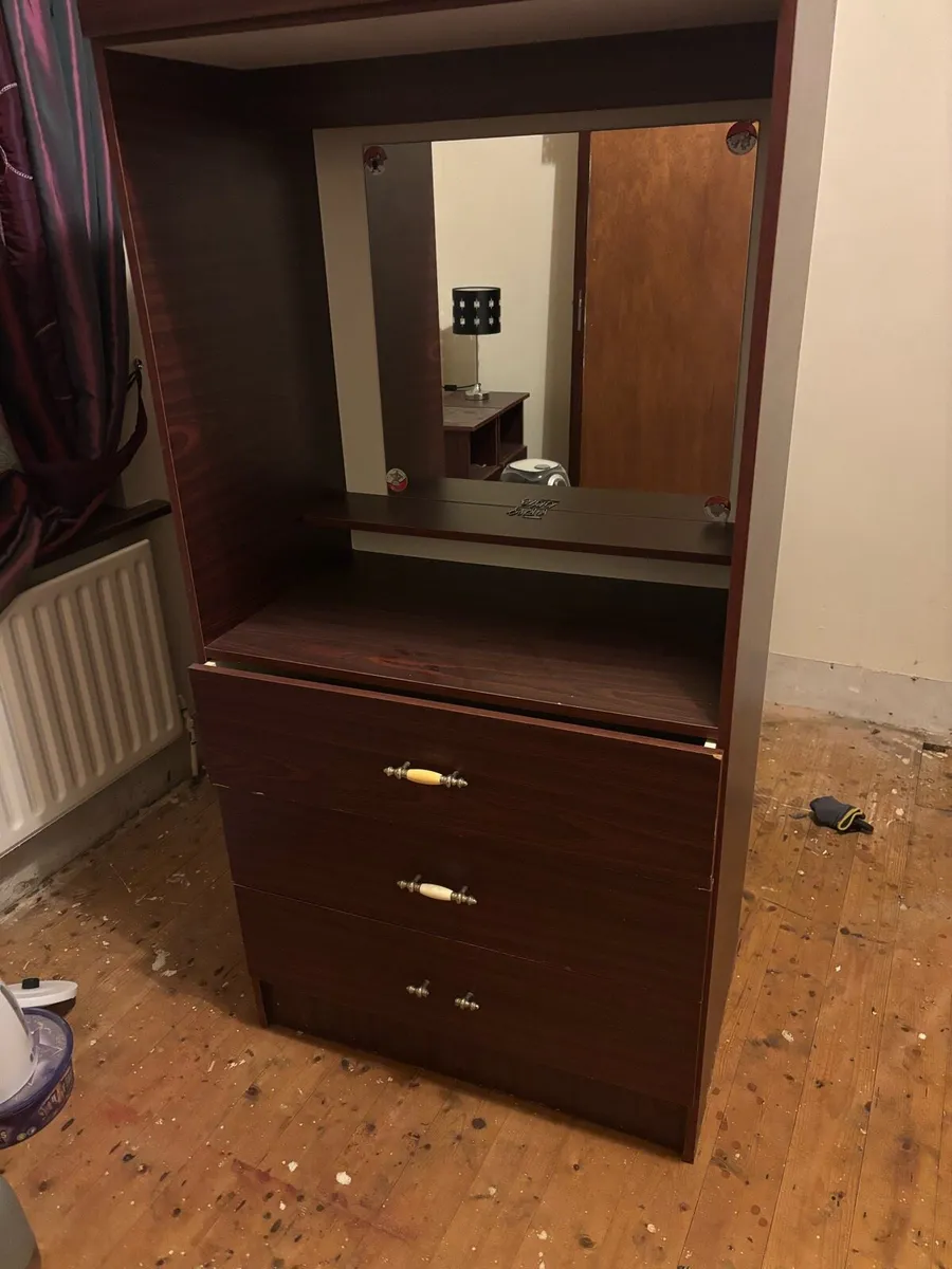 Bedroom wardrobes - Image 2