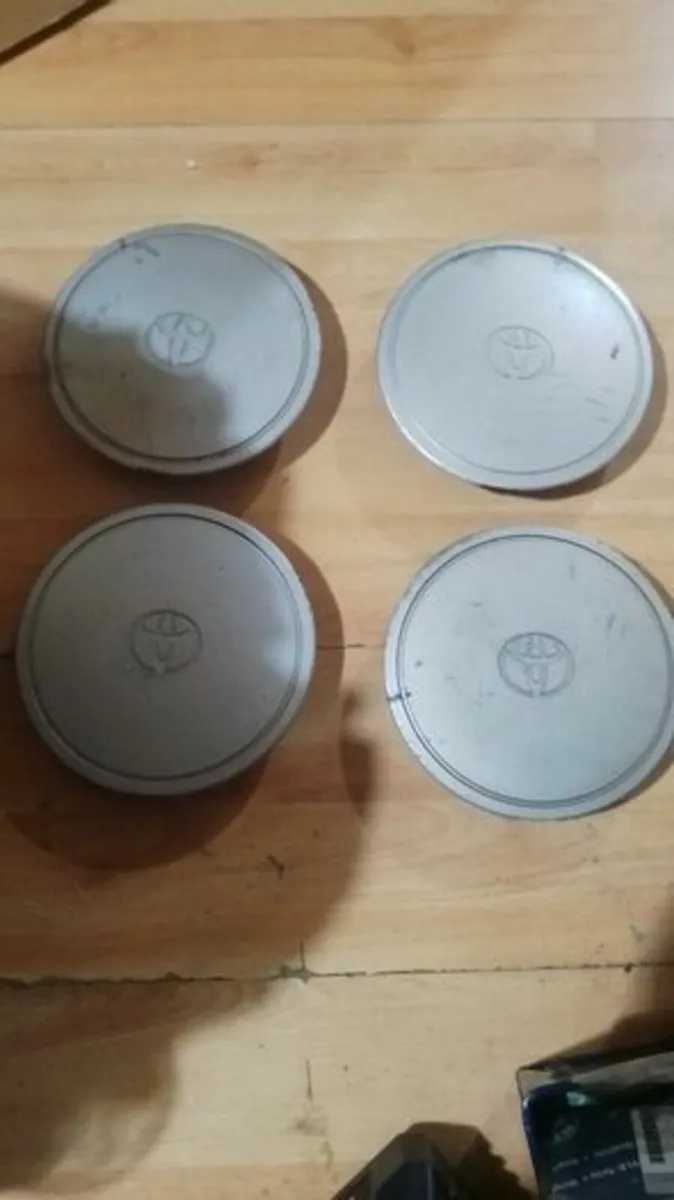 Set of 4 x Toyota Corolla E10 E11 Steel Wheel Caps - Image 2