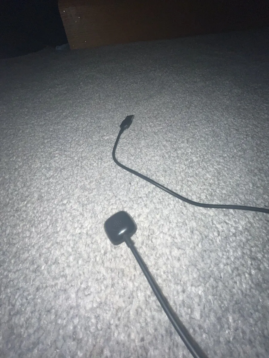 Fitbit Versa 4 (Brand new) - Image 4