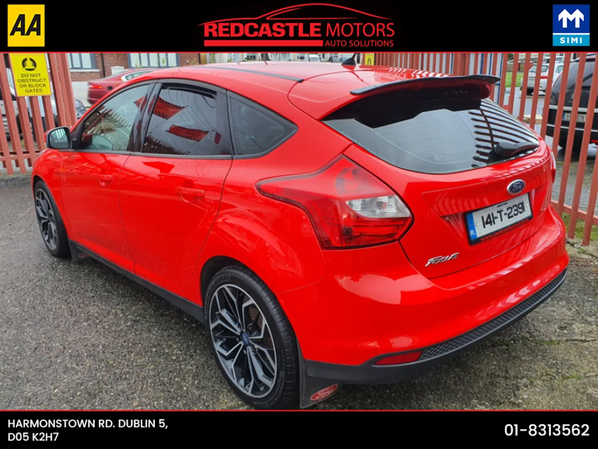 Ford Focus 1.6 95PS 4DR - Image 3