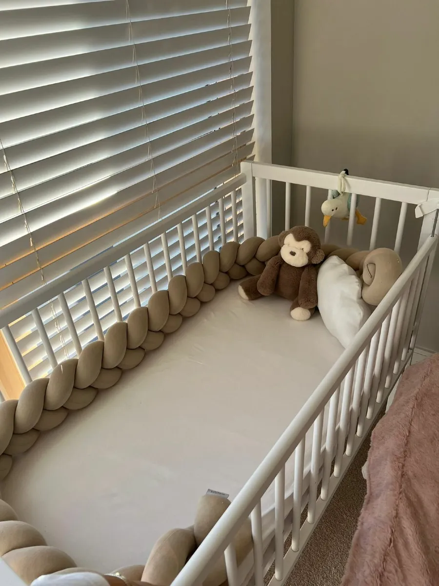Bedside baby cot - Image 2