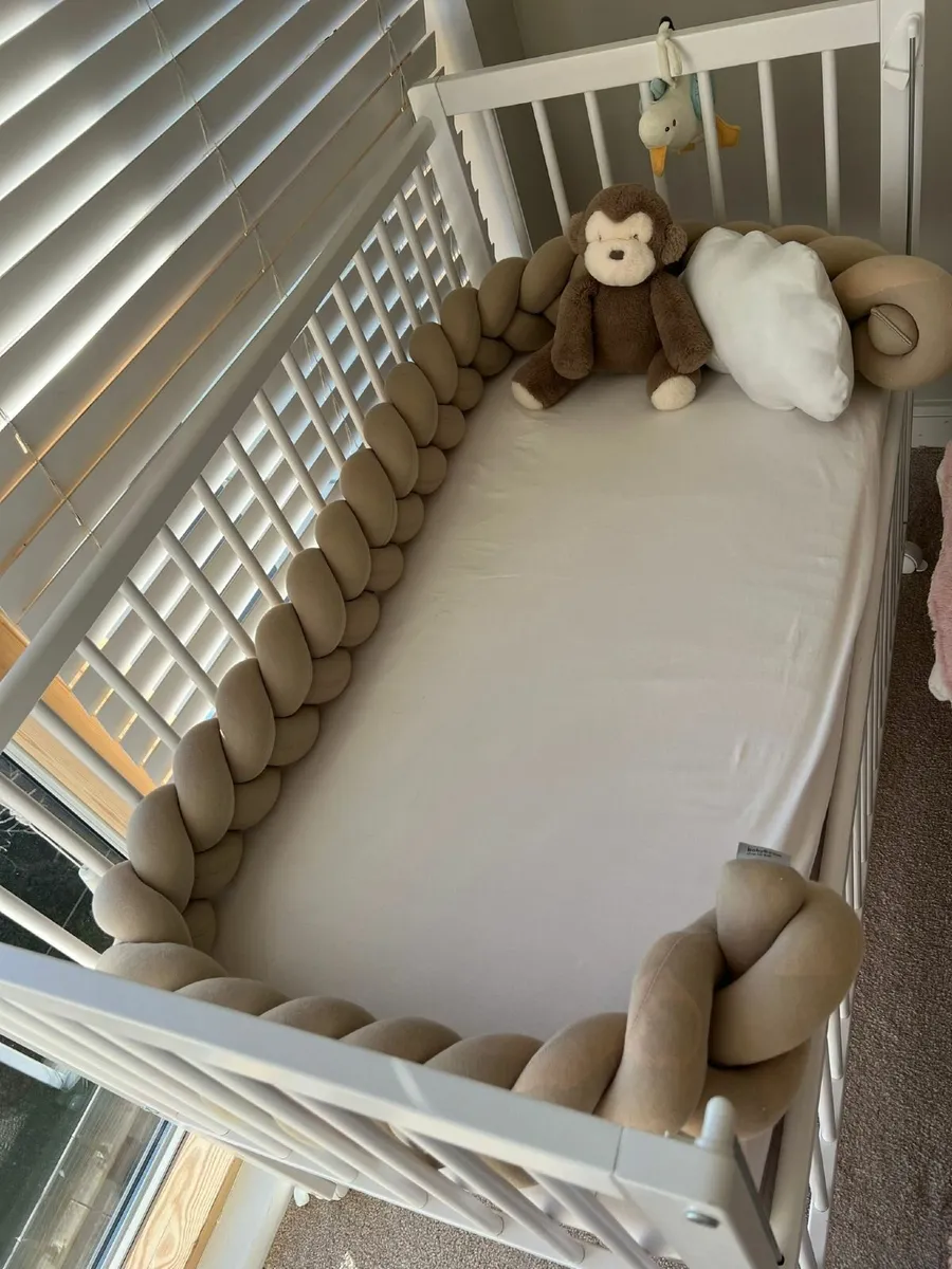 Bedside baby cot - Image 3