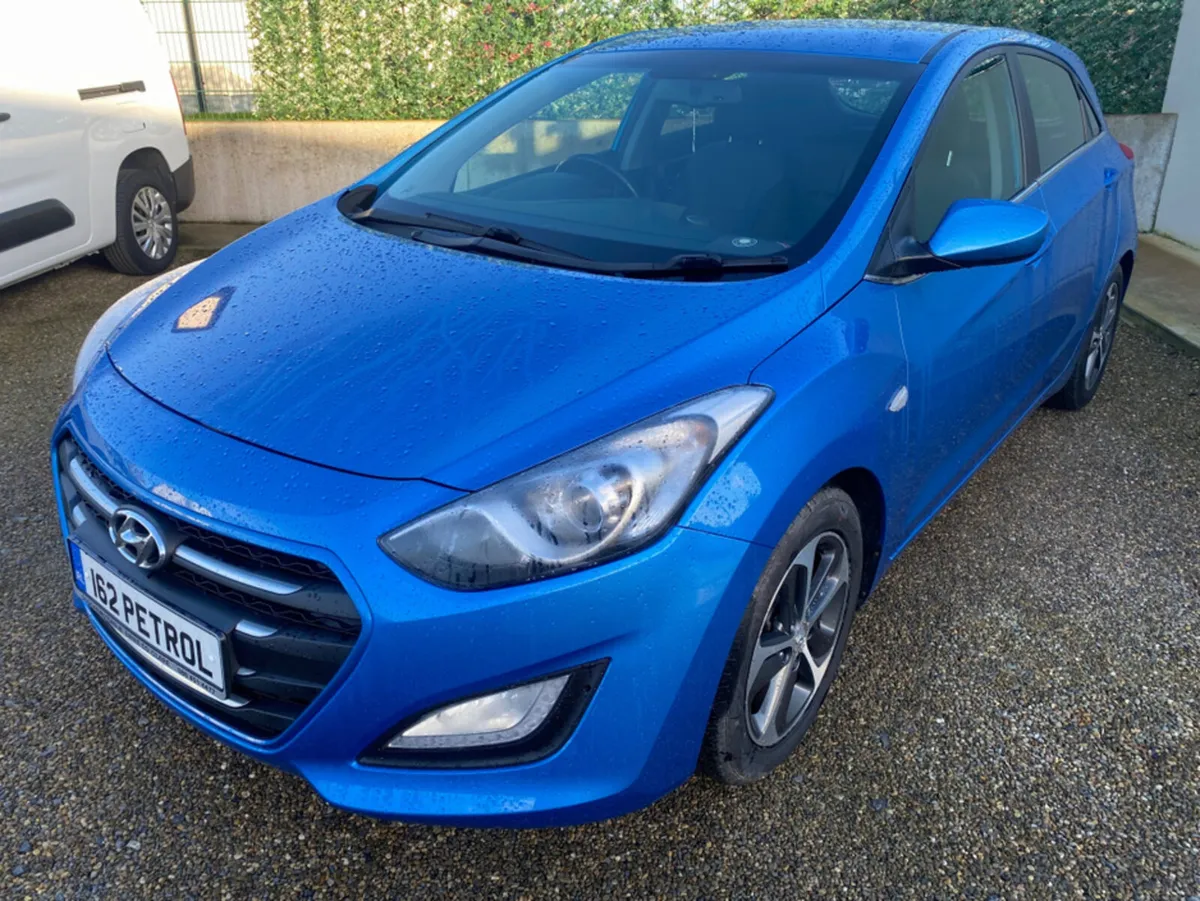 Hyundai i30 SE BLUE DRIVE - Image 2
