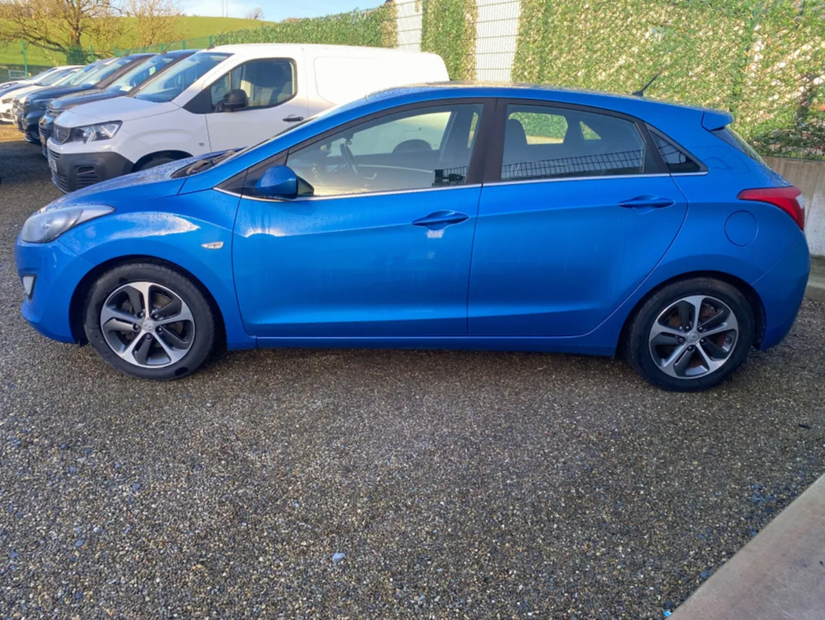 Hyundai i30 SE BLUE DRIVE - Image 3