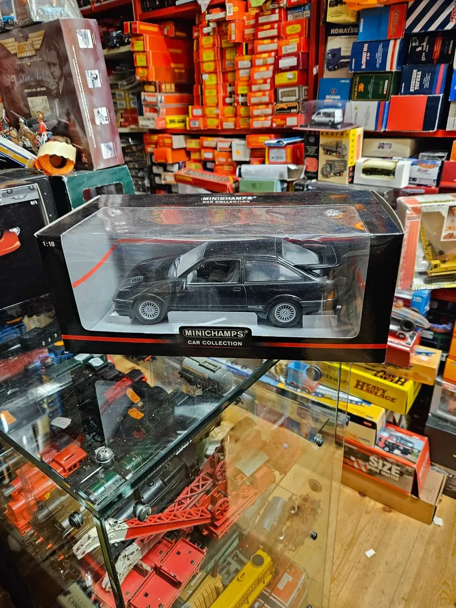 Corgi Minichamps Ford Sierra RS 1:18 - Image 4