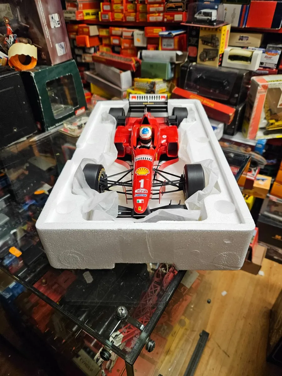 Corgi Minichamps Ferrari Formula 1 Michael Schumac - Image 2