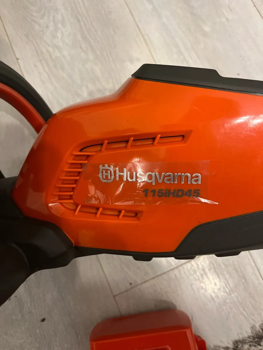 Cordless hedge trimmer - Image 2