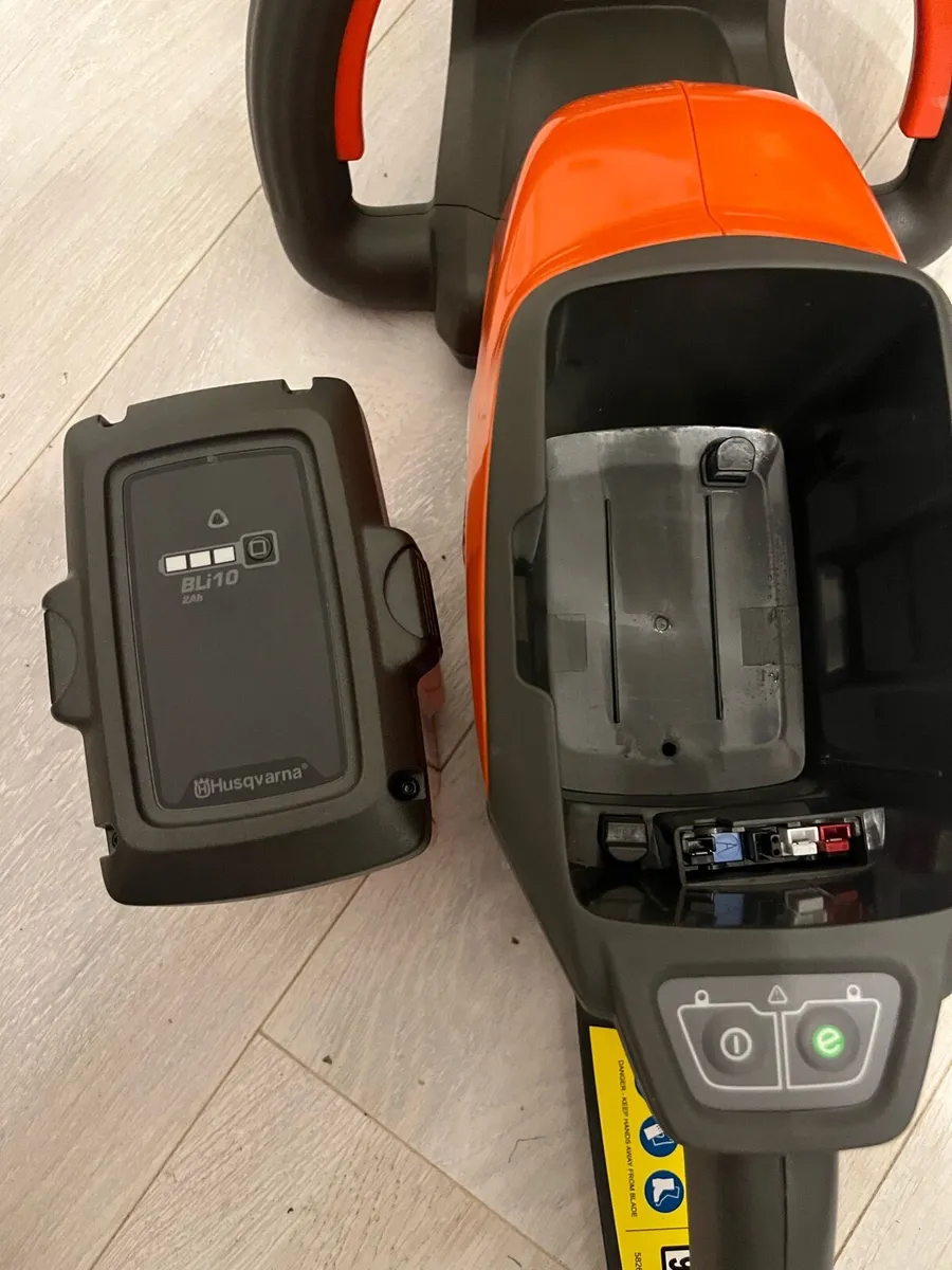 Cordless hedge trimmer - Image 4