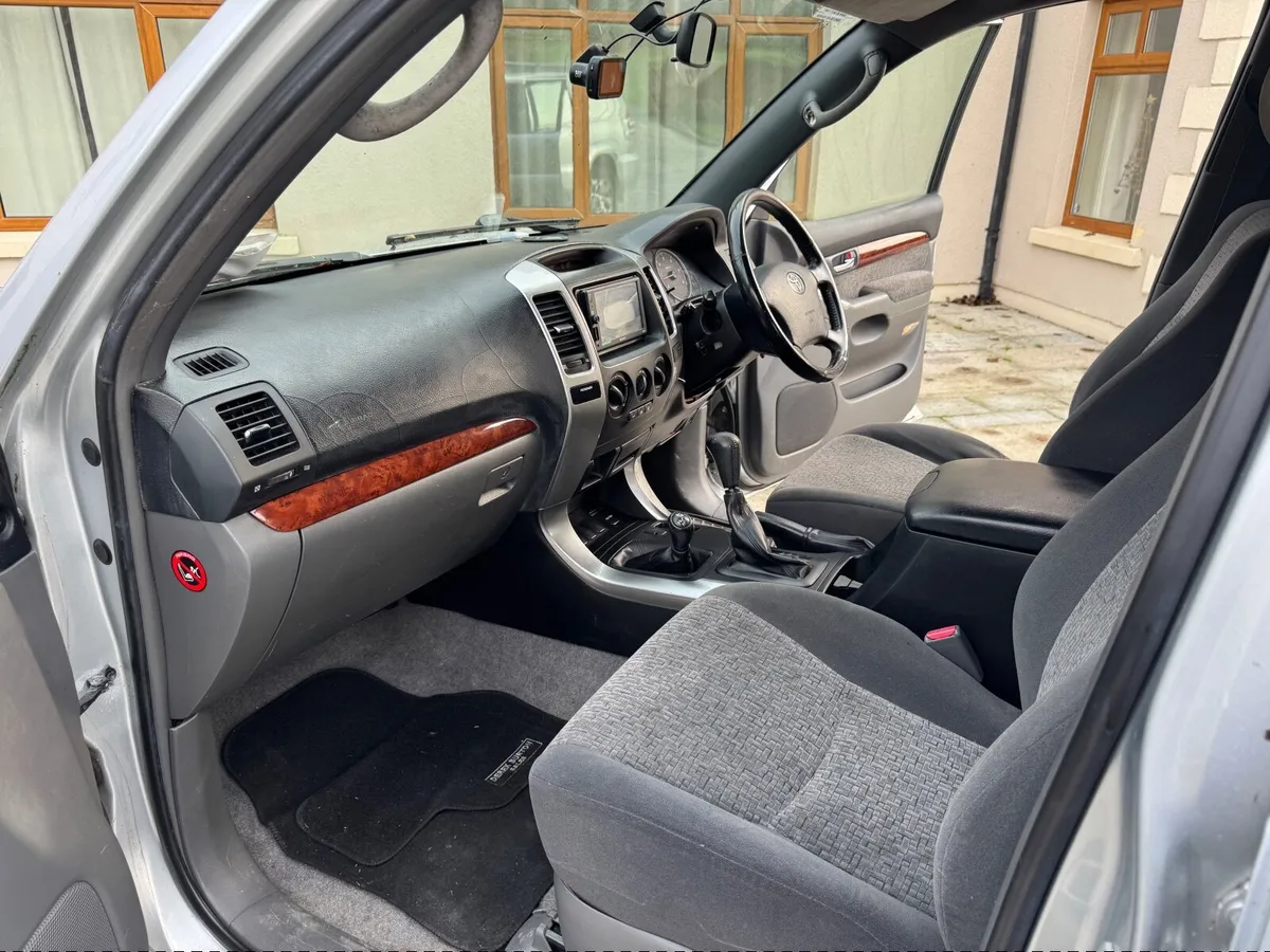 Toyota Land Cruiser 2006 - Image 2