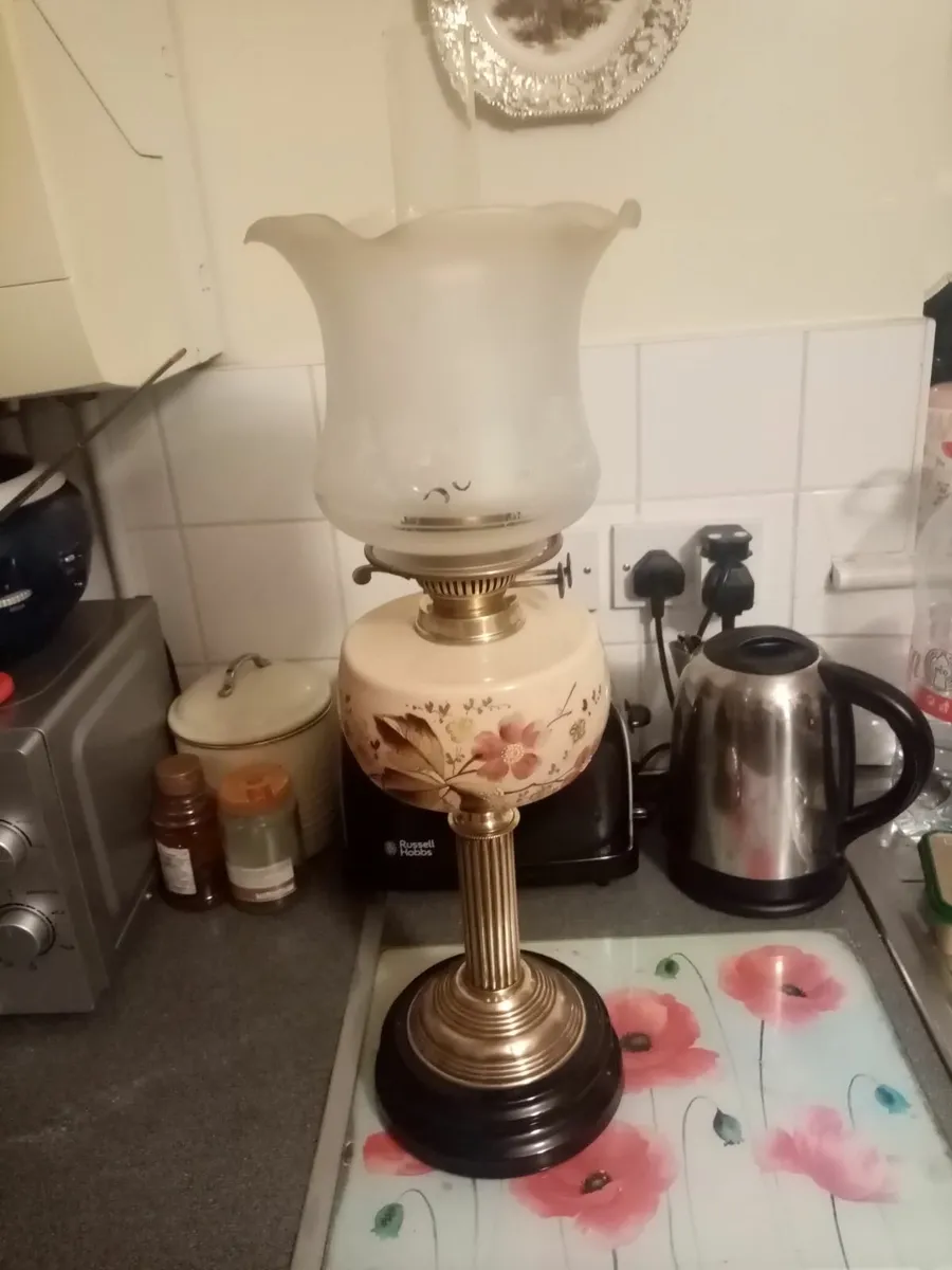 Victorian Oil Lamp - Image 3