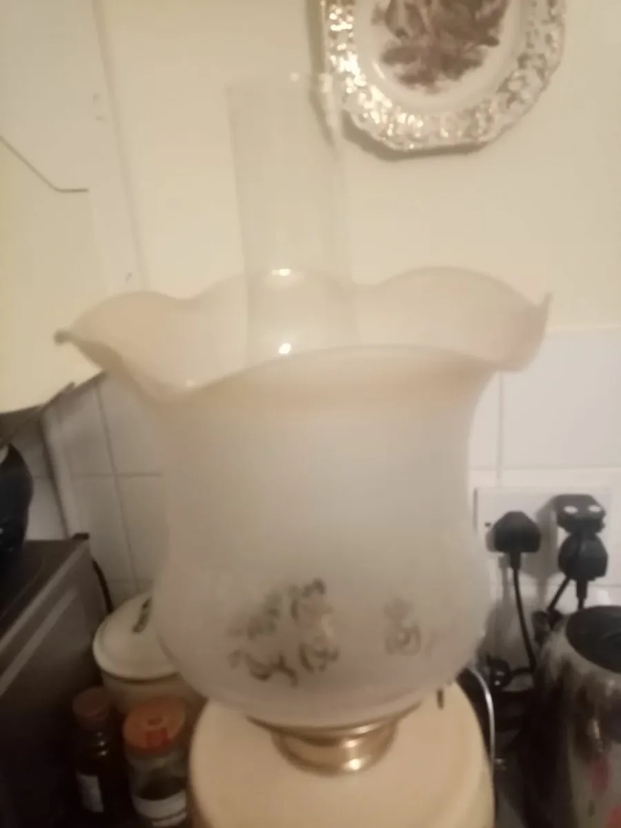 Victorian Oil Lamp - Image 4