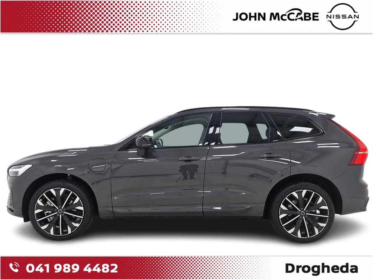 Volvo XC60 T6 PLUS DARK RECHARGE AWD PHEV AUTOMATI - Image 4