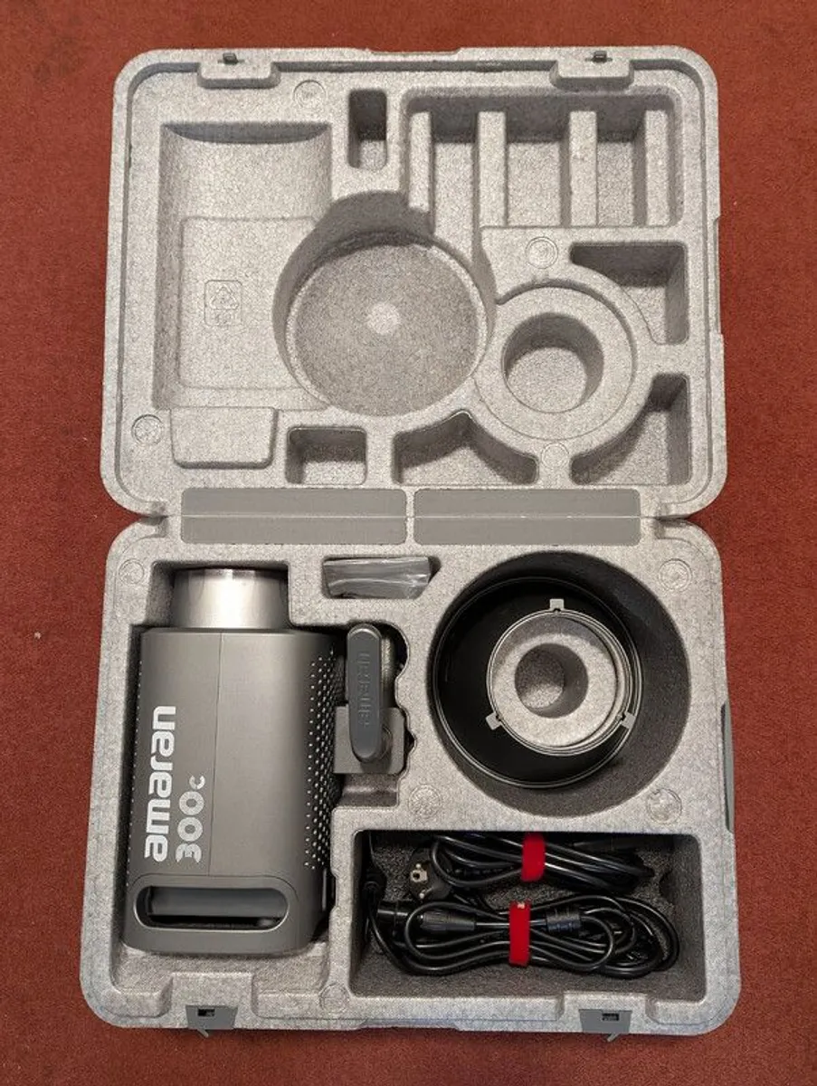 Aputure Amaran 300c RGBWW LED Light with Case in Grey Perfect Condition - Image 2