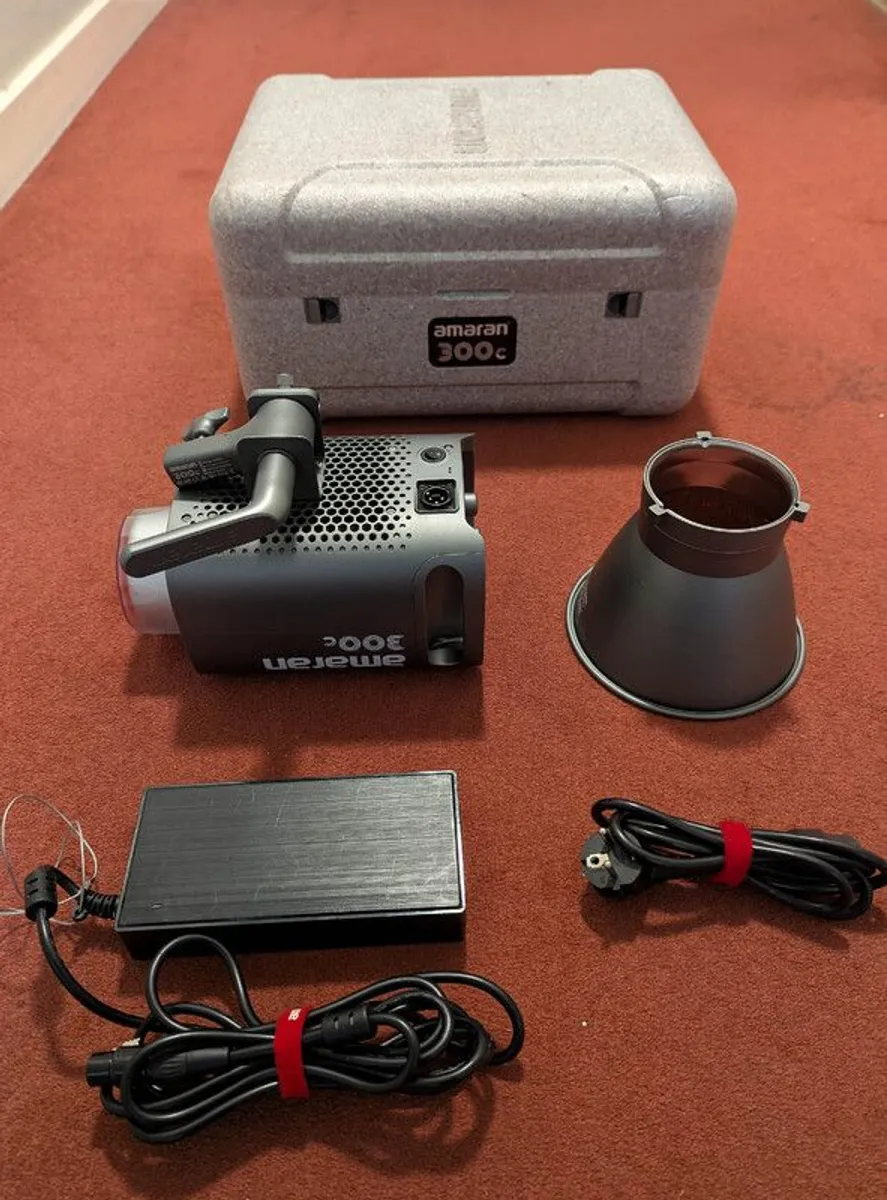 Aputure Amaran 300c RGBWW LED Light with Case in Grey Perfect Condition - Image 3