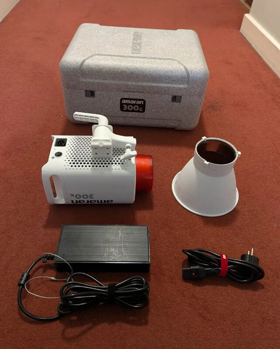 Aputure Amaran 300c RGBWW LED Video Light in White Complete Kit with Case - Image 3