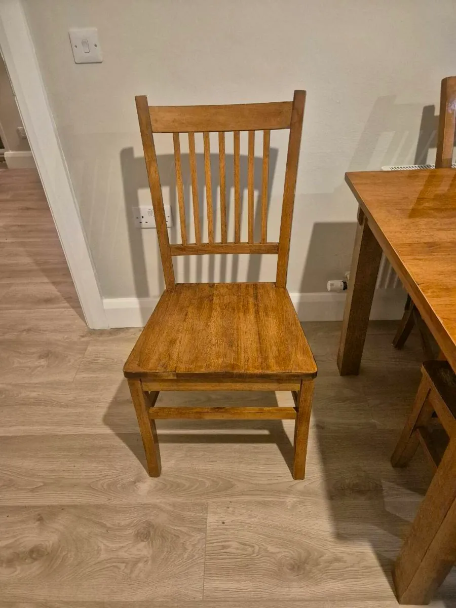 Kitchen table and chairs - Image 2