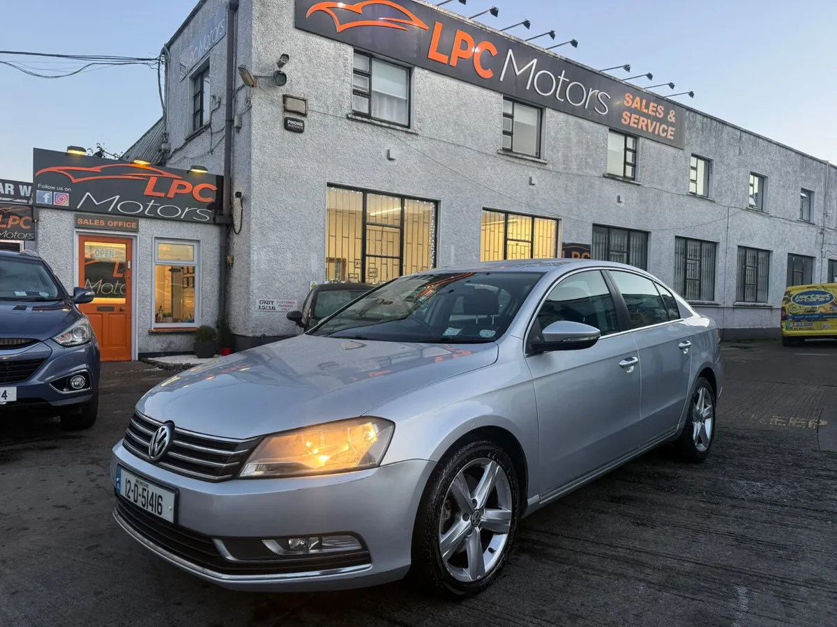 Volkswagen Passat 2012 - Image 1