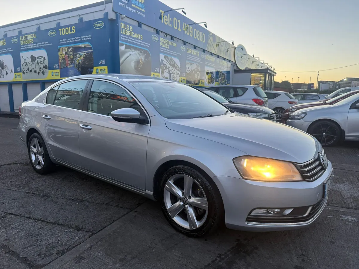 Volkswagen Passat 2012 - Image 4