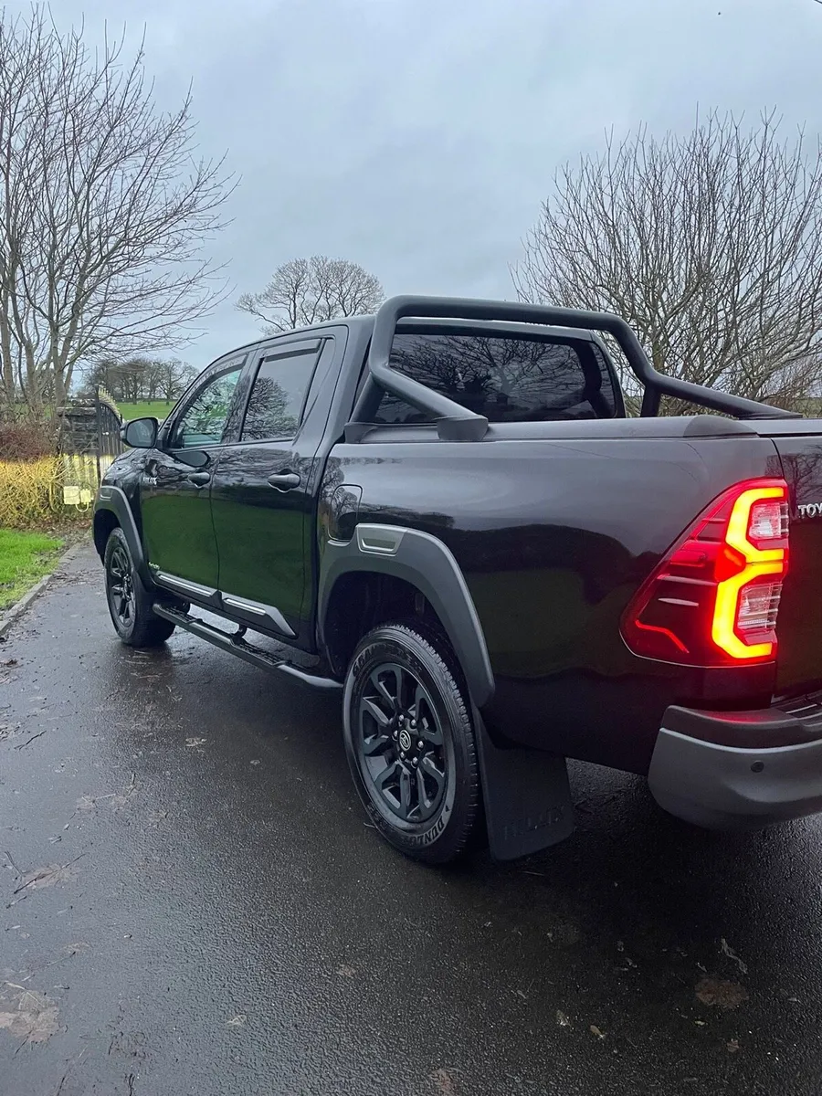 2024 Hilux Invincible Genuine Black Edition - Image 3