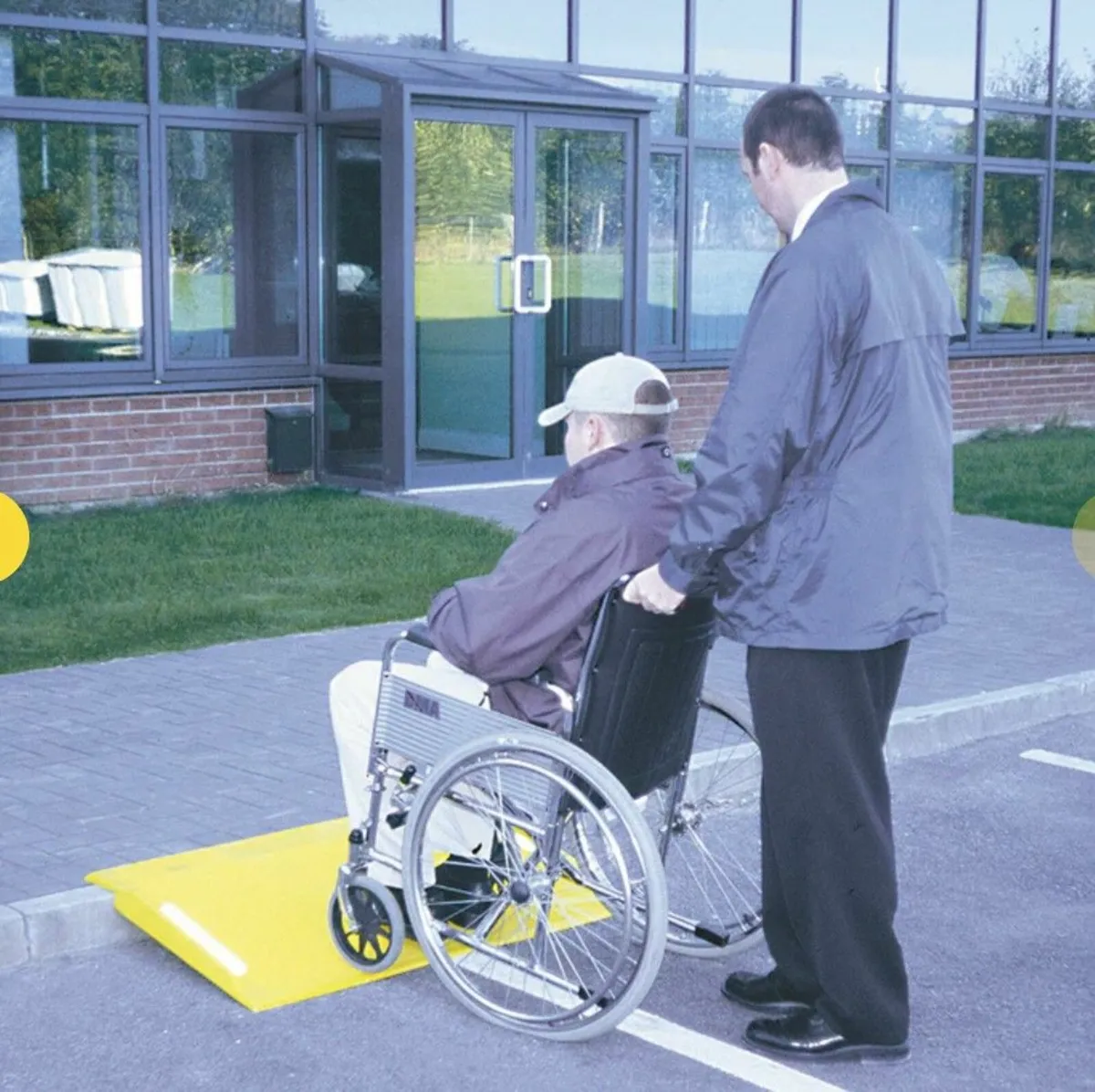 Curp Ramp for Wheelchairs and Hand Trolleys - Image 1